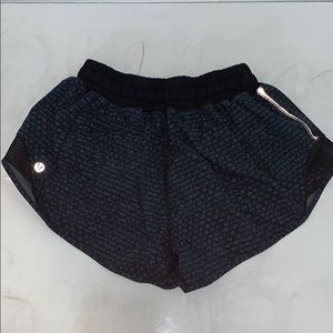 Lululemon Hotty Hot Short 2.5